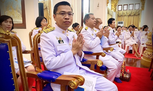 "พิธีทำบุญตักบาตรถวายพระราชกุศล วันเฉลิมพระเกียรติพระบาทสมเด็จพระเจ้าอยู่หัว เนื่องในโอกาสพระราชพิธีมหามงคลเฉลิมพระชนมพรรษา ๖ รอบ ๒๘ กรกฎาคม วันอาทิตย์ที่ ๒๘ กรกฎาคม ๒๕๖๗" 